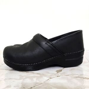 DANSKO womens 9.5 Euro 40 The Professional‎ Clog Black Leather Nursing Work